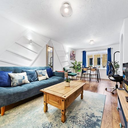 Quirky Canary 2Bed, Free Parking, Smart Tv & Games Londres Exterior foto
