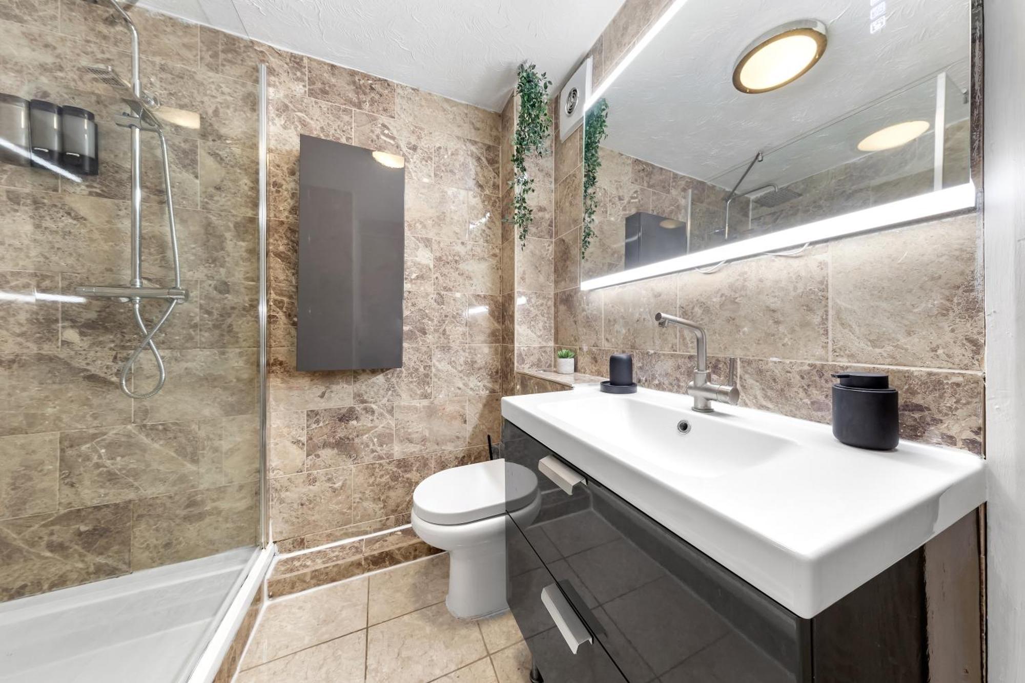 Quirky Canary 2Bed, Free Parking, Smart Tv & Games Londres Exterior foto